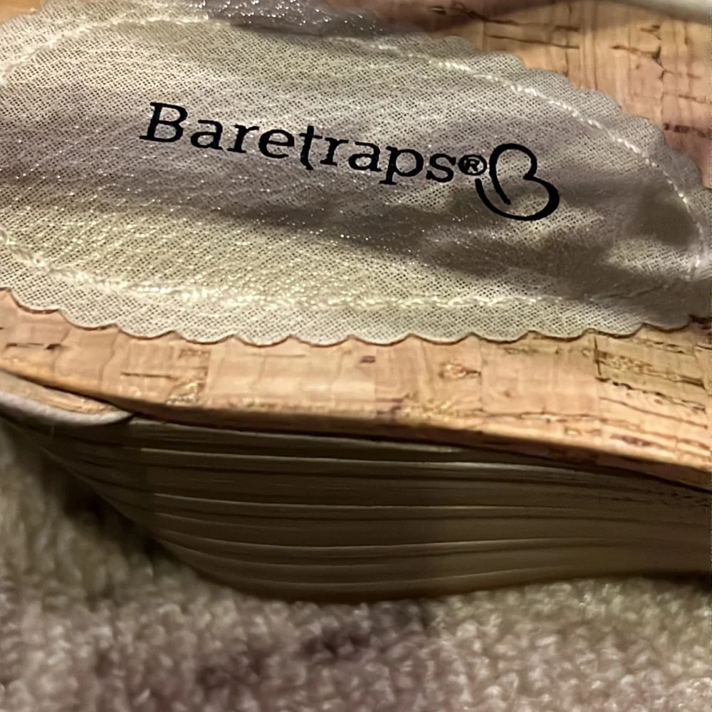 - Baretraps Miriam wedge sandals size 7.5